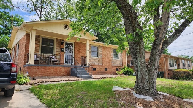 Building Photo - 713 Abington Dr