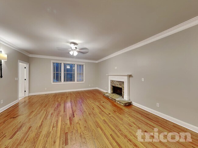 Building Photo - 1442 Hedgewood Ln NW