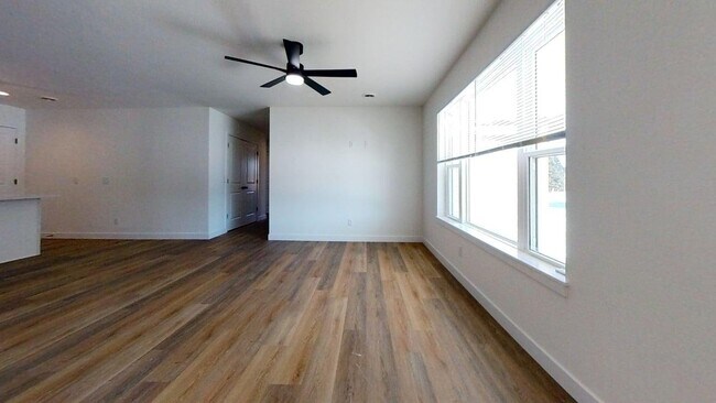 Building Photo - 15582 Sienna Dr