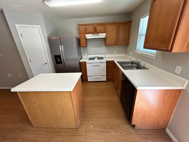 Building Photo - Cozy 3/2 house in Joseph Edward Subdivision