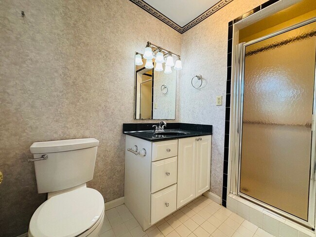 Building Photo - 405 Stonegate Dr