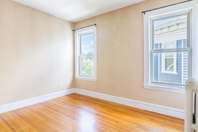 Building Photo - 24 Willis St