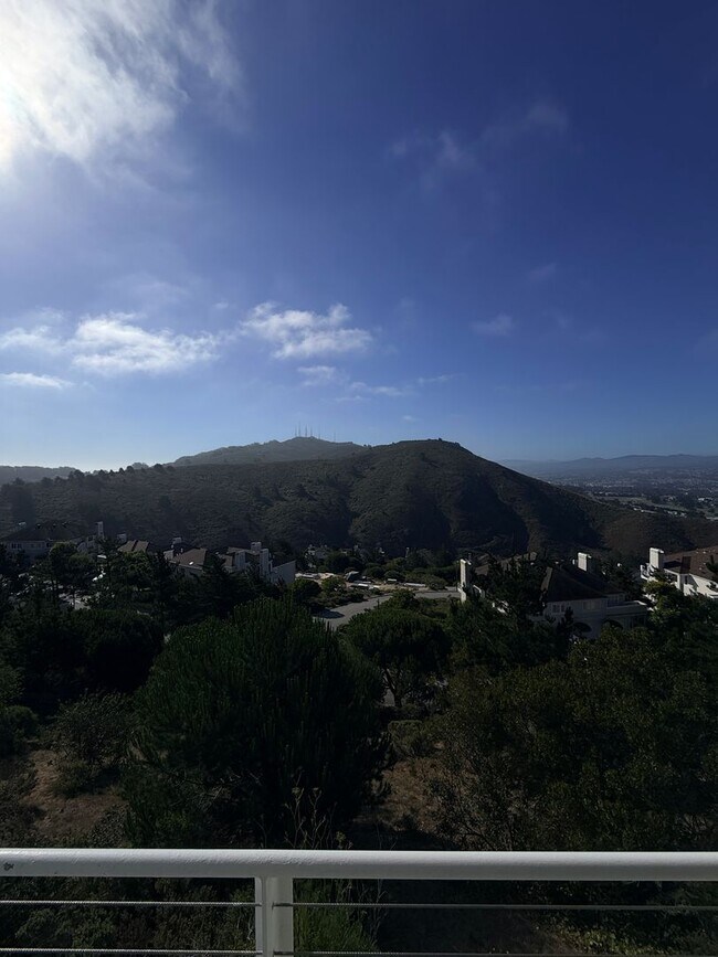 Building Photo - **Coming Soon — Spacious 3BR + 2.5BA Two-Level Condo in Pointe Pacific**