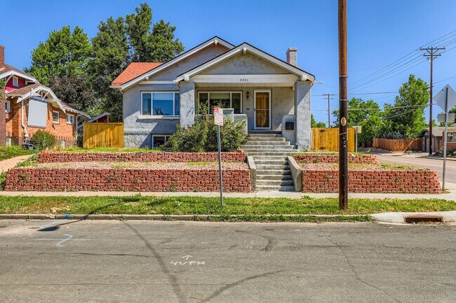 Building Photo - Highlands 2 BDR Turnkey Home