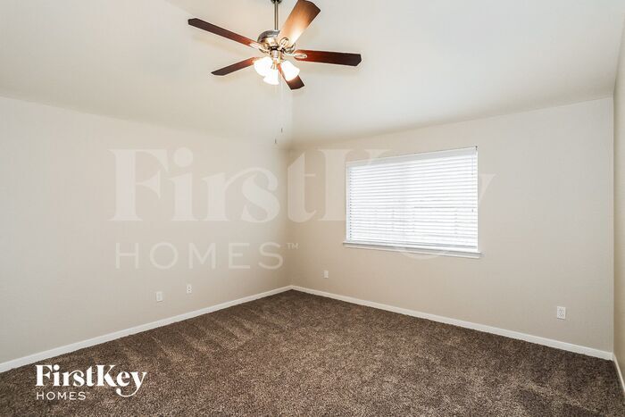 Building Photo - 12307 Thoreau Dr
