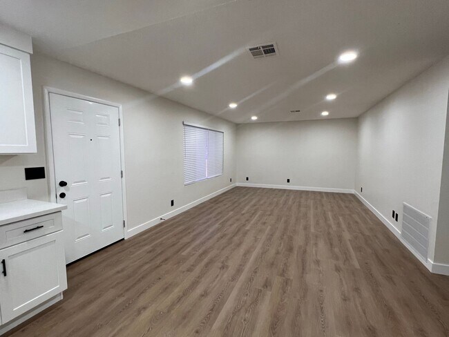 Building Photo - 3812 Melody Ln