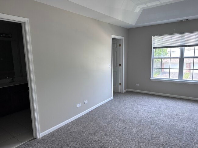 Building Photo - 2256 Pembridge Dr