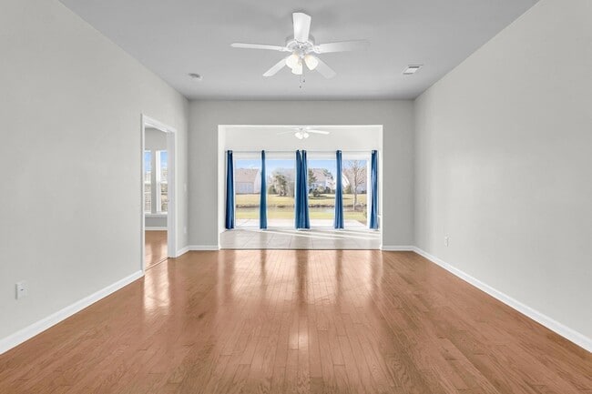 Building Photo - 168 Sea Lavender Ln