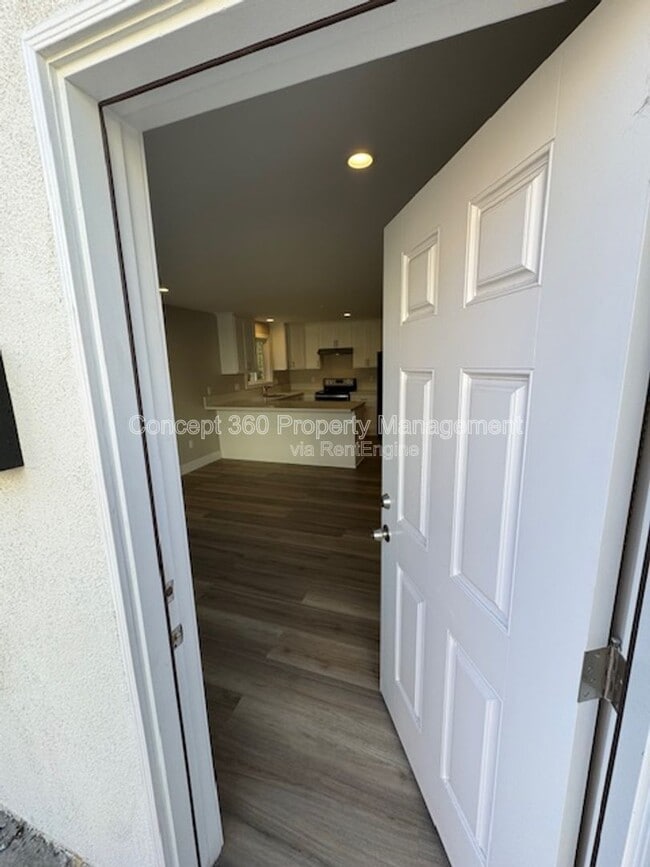 Building Photo - 1421 Obispo Ave