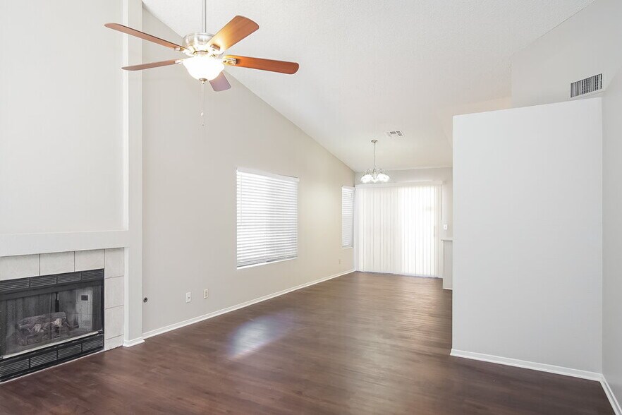 Building Photo - 1438 Finale Ln