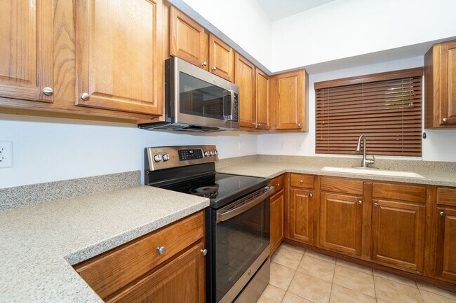 Building Photo - Belle Haven 2-Bedroom Condo with Pond View...