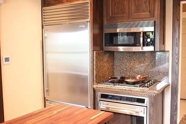 Building Photo - 2723-25-25A N Downer