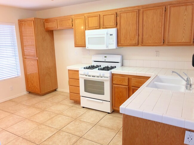 Building Photo - Mission Grove Gated Community