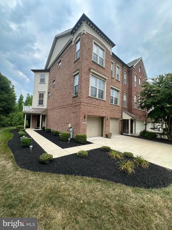 Building Photo - 13200 St James Sanctuary Dr