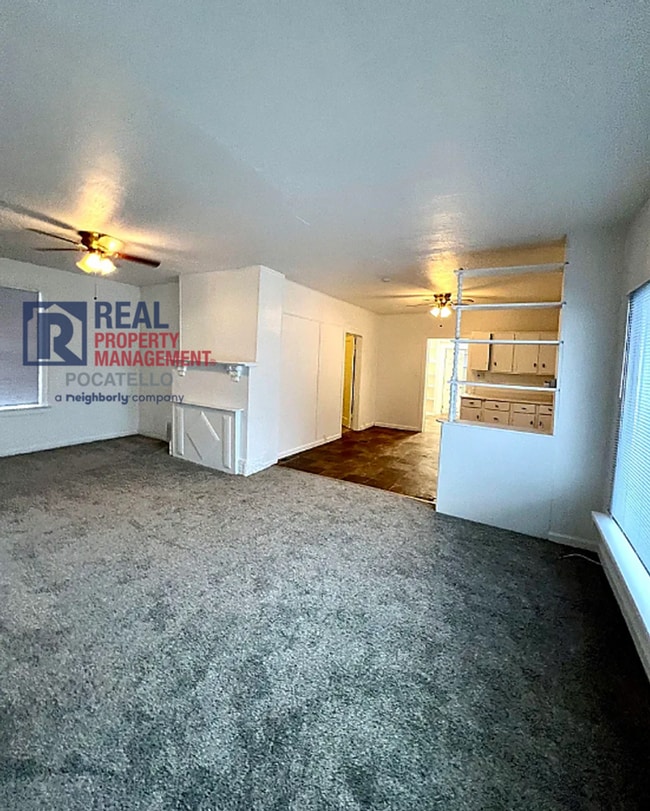 Building Photo - 3 bed 1 bath house - Near ISU
