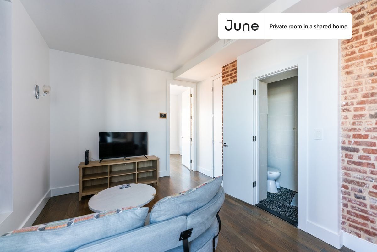 Building Photo - Room in Shared 4 bed/2 bath home in Crown Heights