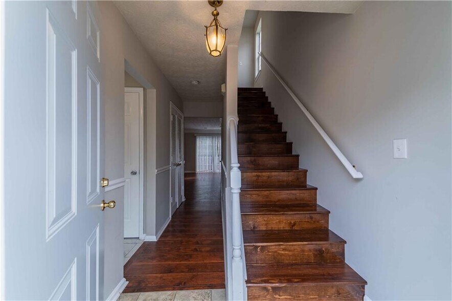 Building Photo - 3071 Majestic Park Ct