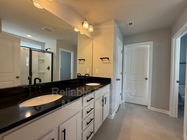 Building Photo - 658 Cupota Dr