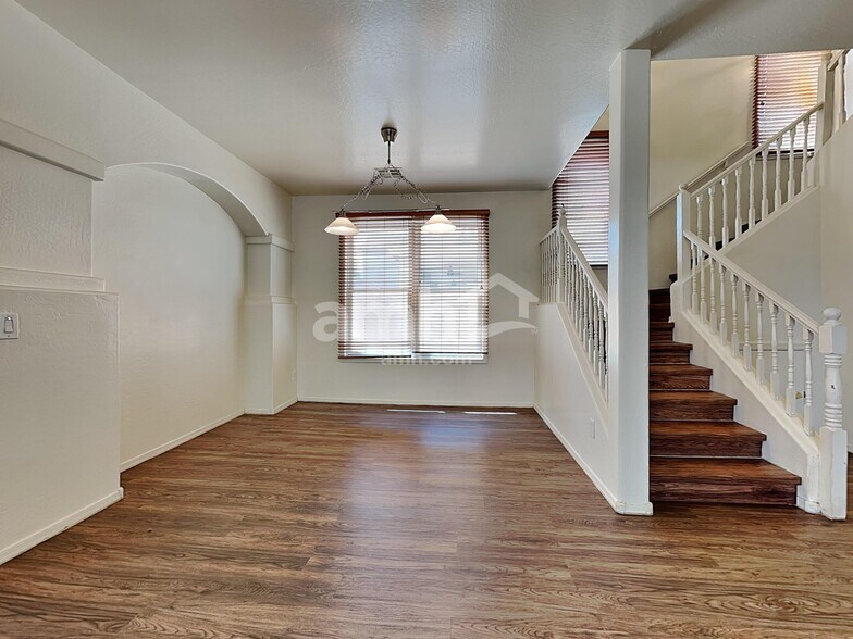 Building Photo - 18139 W Smokey Dr