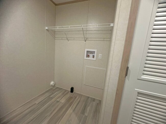 Building Photo - 14876 Washington Rd