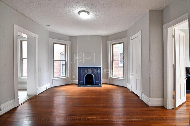 Building Photo - 607 St Catherine St