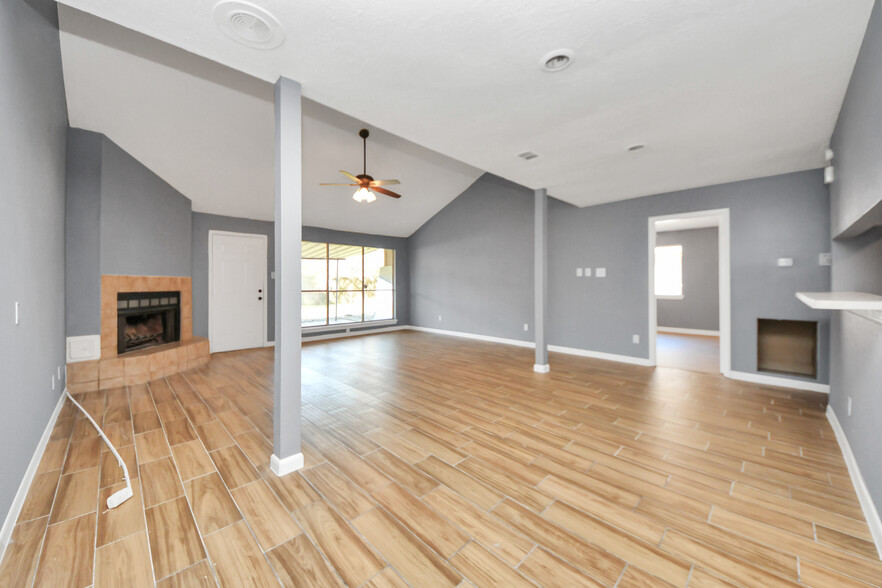 Living Room/Dining Room - 26718 Cypresswood Dr