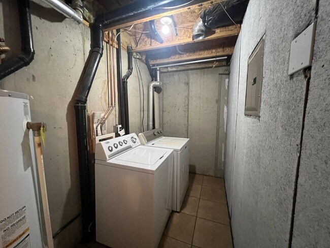 Building Photo - 461 E Cobblecreek Dr