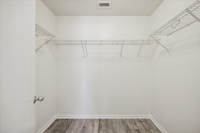 Building Photo - 8102 Fisher Glen Ln