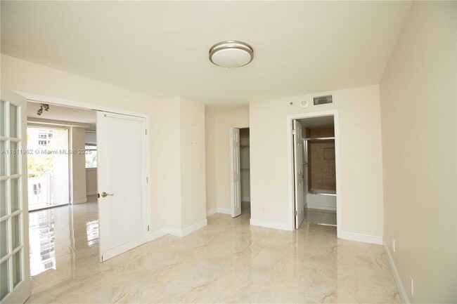 Building Photo - 770 Claughton Island Dr