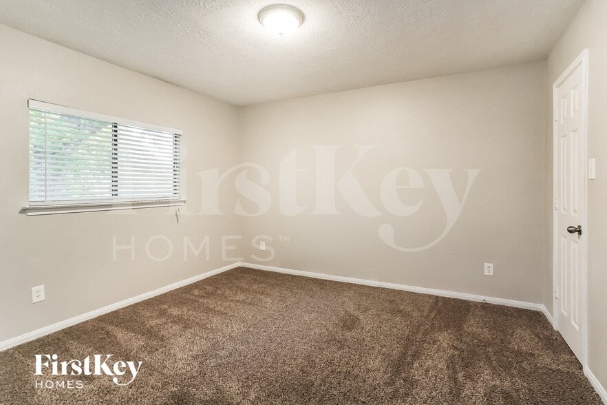 Building Photo - 2922 Eaglenest Ln