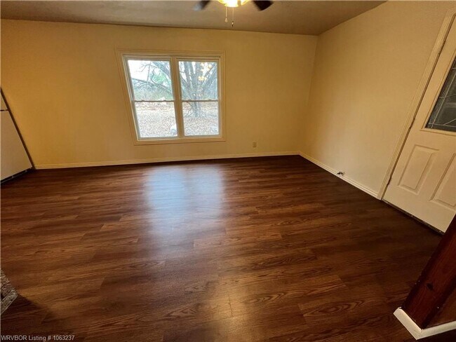 Building Photo - 2100 Magnolia Bend