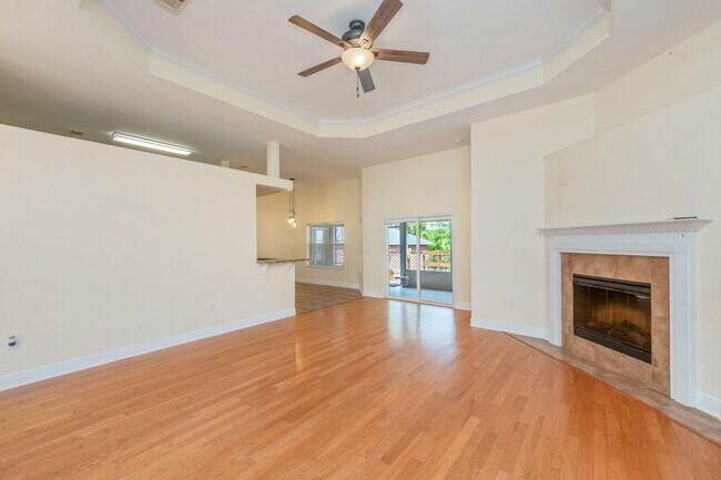 Building Photo - 618 Territory Ln