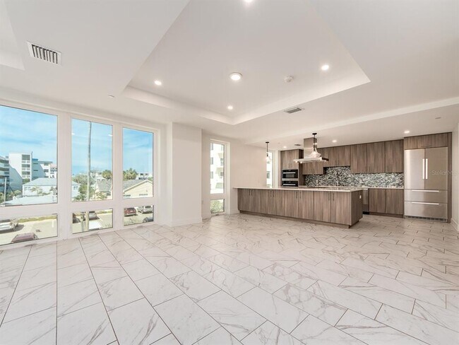 Building Photo - 15 Avalon St