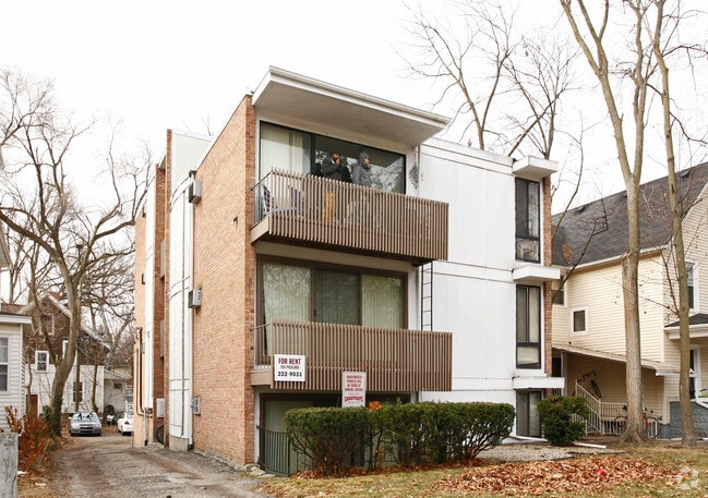 Primary Photo - 910 Packard St