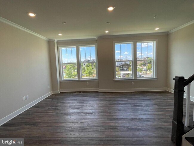 Building Photo - 313 Salinger Pl