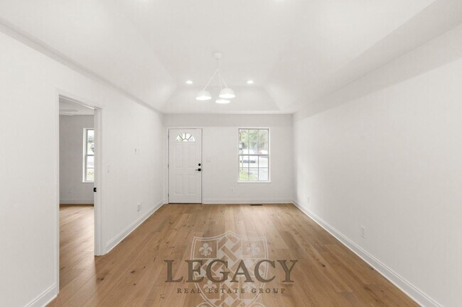 Building Photo - 100 Sadler Ct