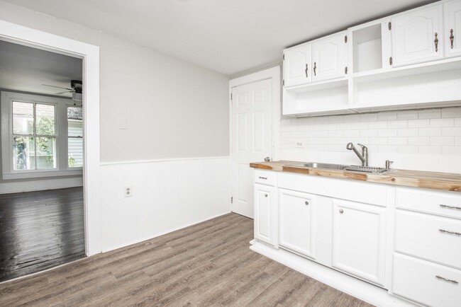 Refreshed kitchen - 2208 Lincoln Street