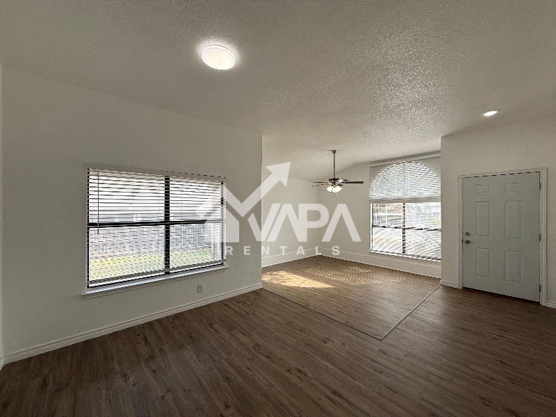 Building Photo - 8659 Serena