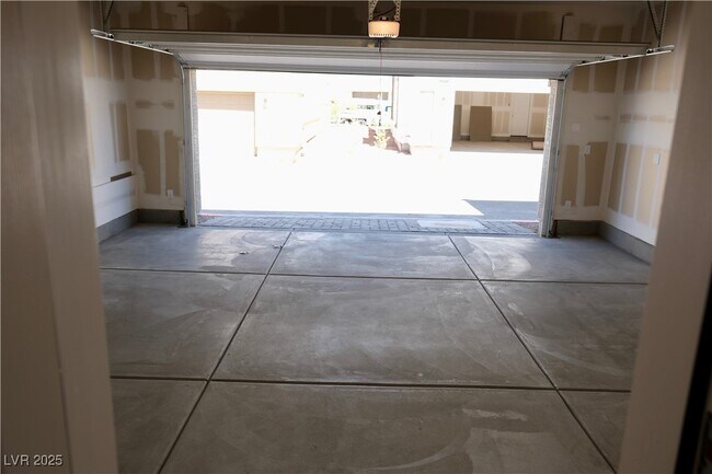 Building Photo - 1168 Heliodor Ave