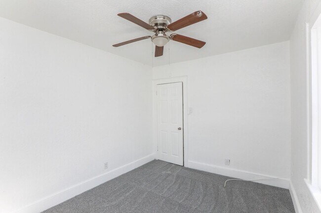 Building Photo - Beautiful Cape Cod Style home for Rent!  BONUS MILITARY / FIRST RESPONDER DISCOUNT!