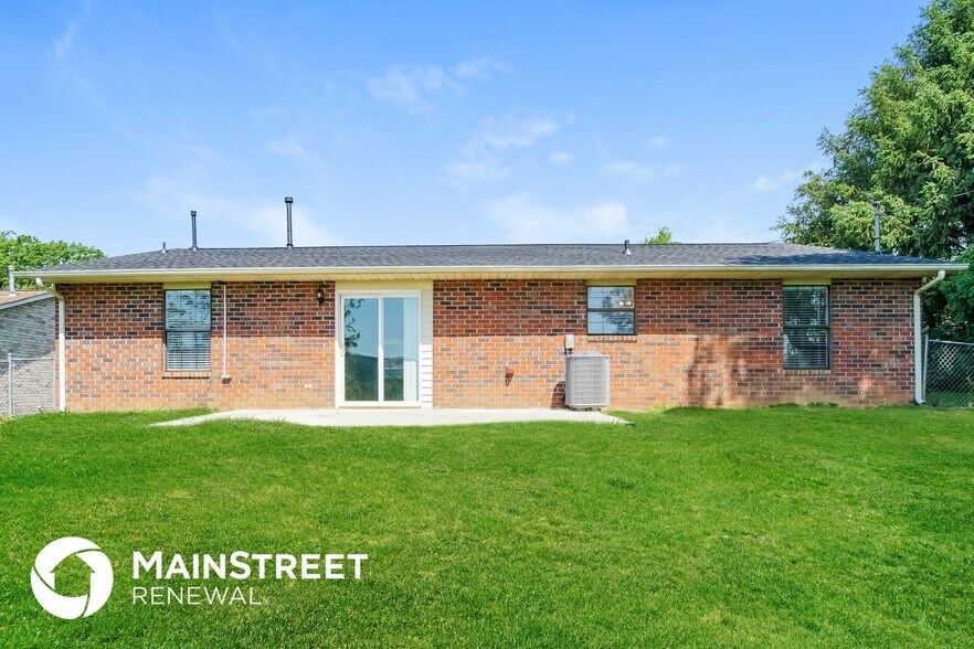 Building Photo - 732 Genesis Ln