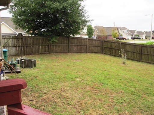 Building Photo - Great South Crestview Location