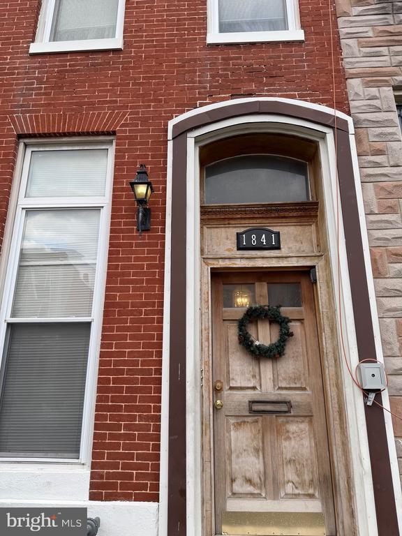 Building Photo - 1841 W Lexington St