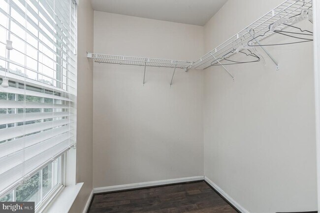 Building Photo - 42753 Stadler Ln