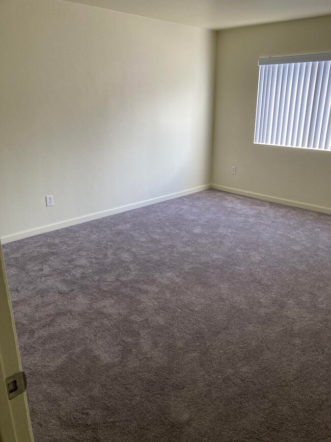 Building Photo - 12264 Chandler Blvd