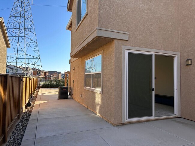 Building Photo - $500.00 off first full months rent