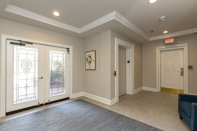 Building Photo - 1000 Kelton Cottage Way