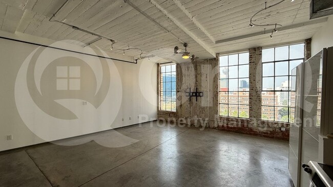 Building Photo - 1122 Jackson St