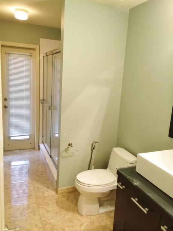 Building Photo - 8055 Glitter Ct