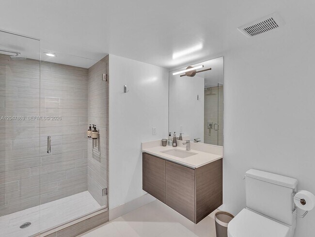 Building Photo - 300 Sunny Isles Blvd